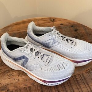 New Balance 1080 V14. Women's Athletic Shoes - White and Purple